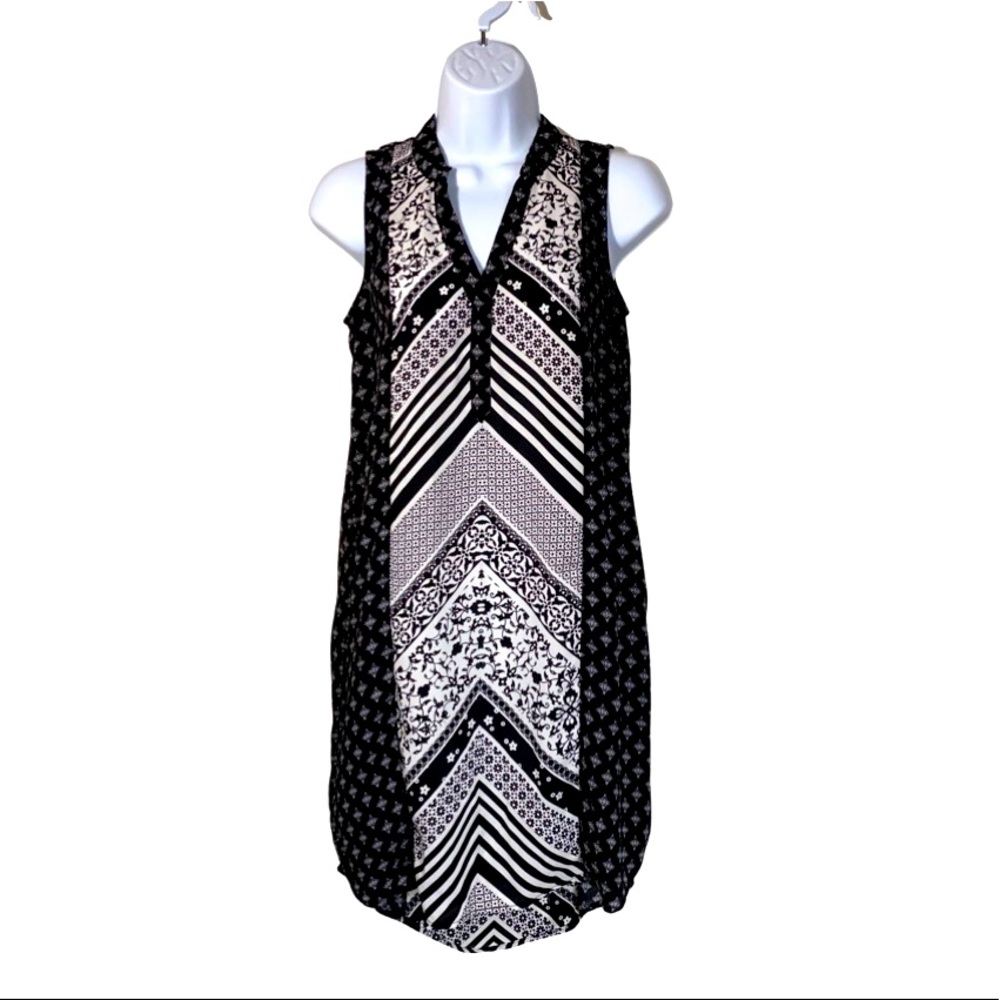 Xhilaration | blk & wht high-low dress